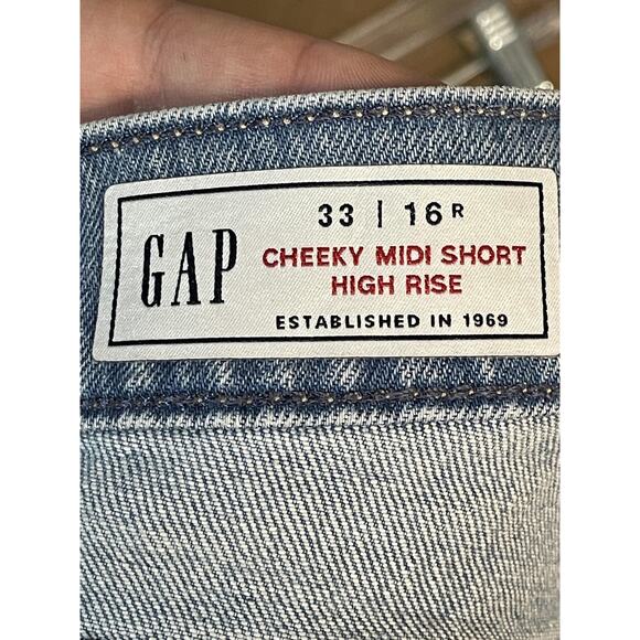 GAP Shorts Womens 16 33 Light Wash High Rise Cheeky Midi Button Fly Distressed - Picture 9 of 11